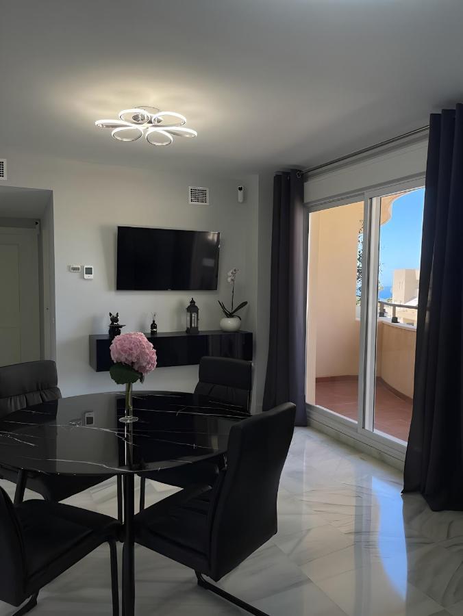 Luxury Apartment Benalmadena First Line Buitenkant foto