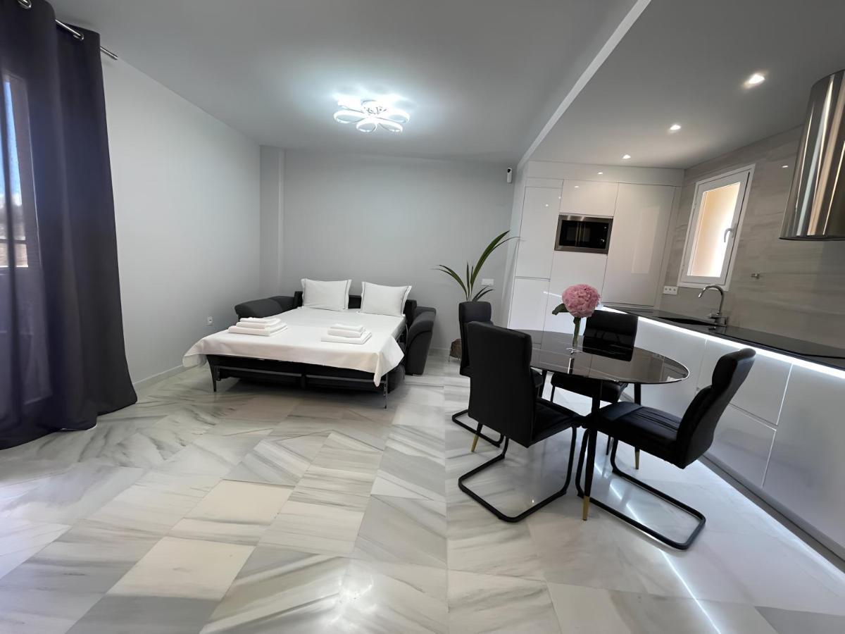 Luxury Apartment Benalmadena First Line Buitenkant foto