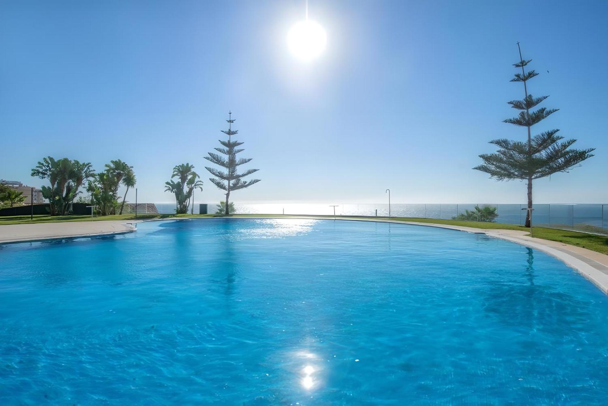 Luxury Apartment Benalmadena First Line Buitenkant foto